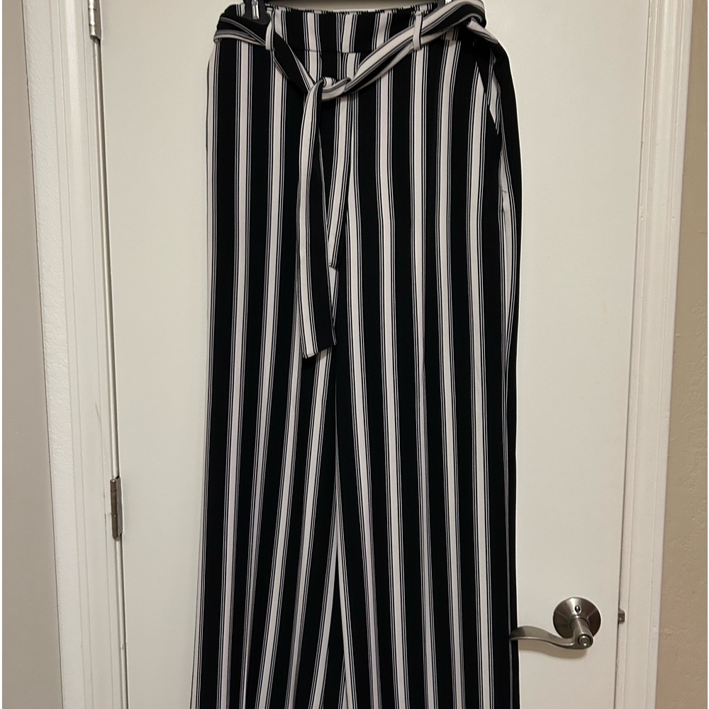 NWT- New York and Company Palazzo Pants 
Size 6